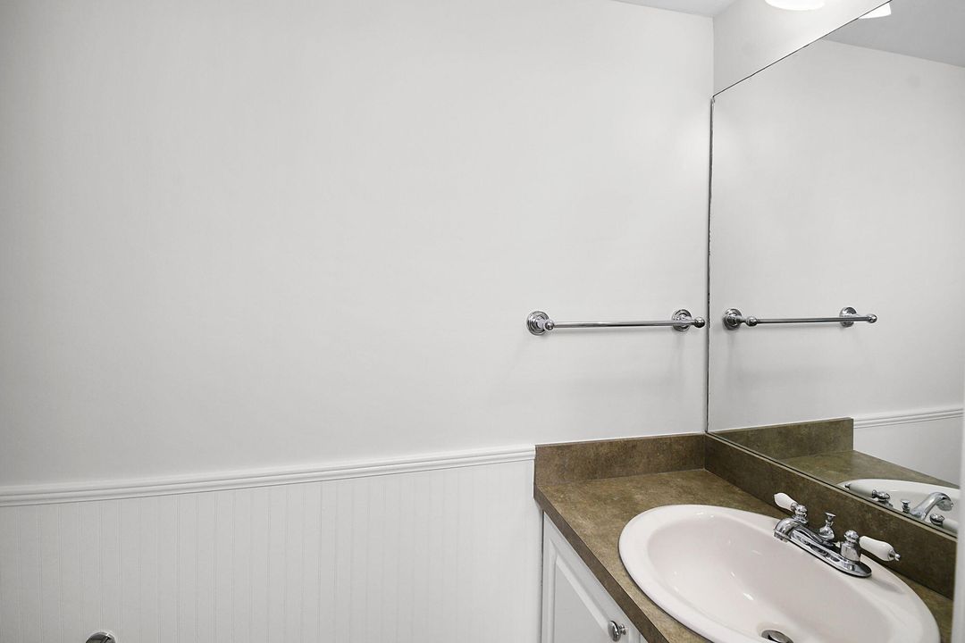 Active With Contract: $175,000 (2 beds, 1 baths, 1328 Square Feet)