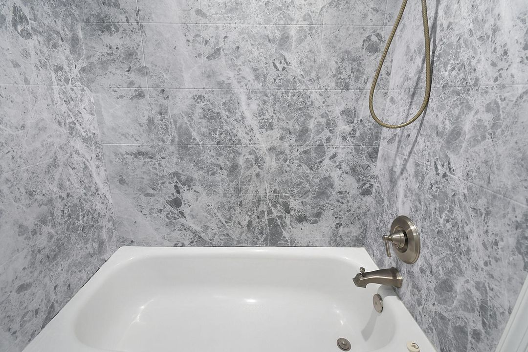 Active With Contract: $175,000 (2 beds, 1 baths, 1328 Square Feet)