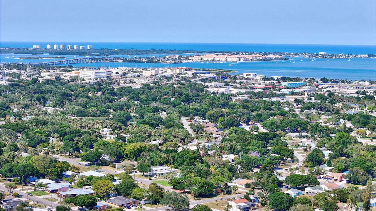 Active With Contract: $175,000 (2 beds, 1 baths, 1328 Square Feet)