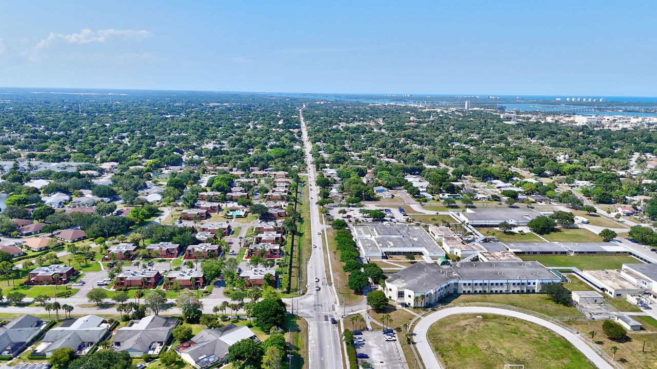 Active With Contract: $175,000 (2 beds, 1 baths, 1328 Square Feet)