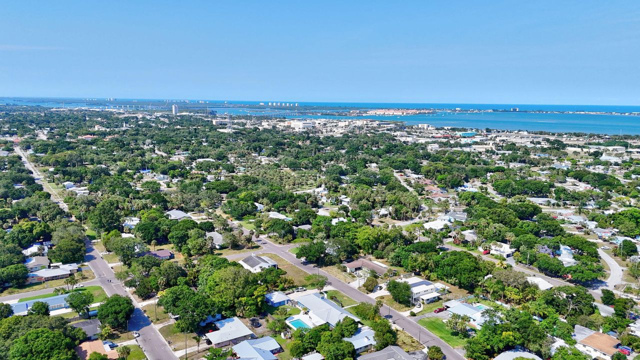 Active With Contract: $175,000 (2 beds, 1 baths, 1328 Square Feet)