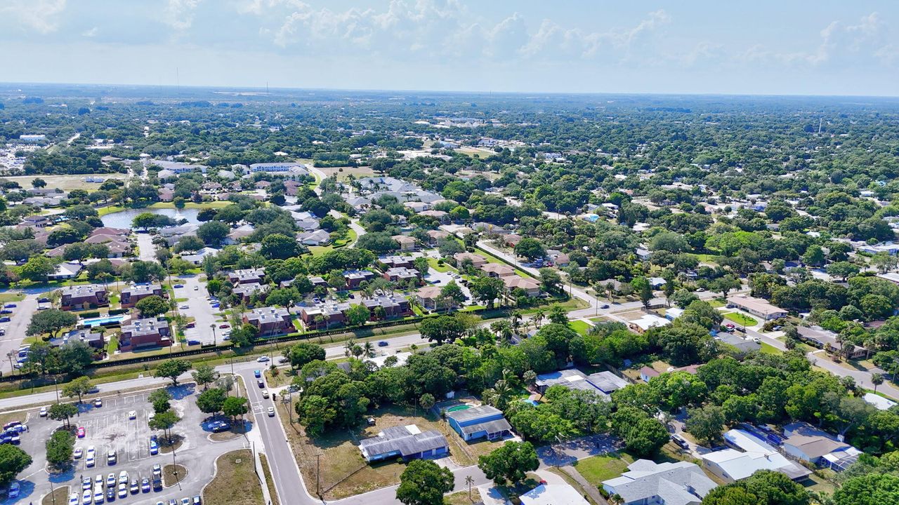 Active With Contract: $175,000 (2 beds, 1 baths, 1328 Square Feet)