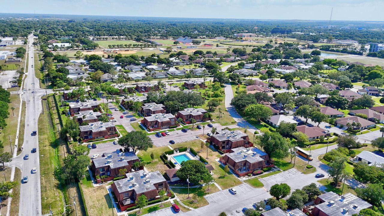 Active With Contract: $175,000 (2 beds, 1 baths, 1328 Square Feet)