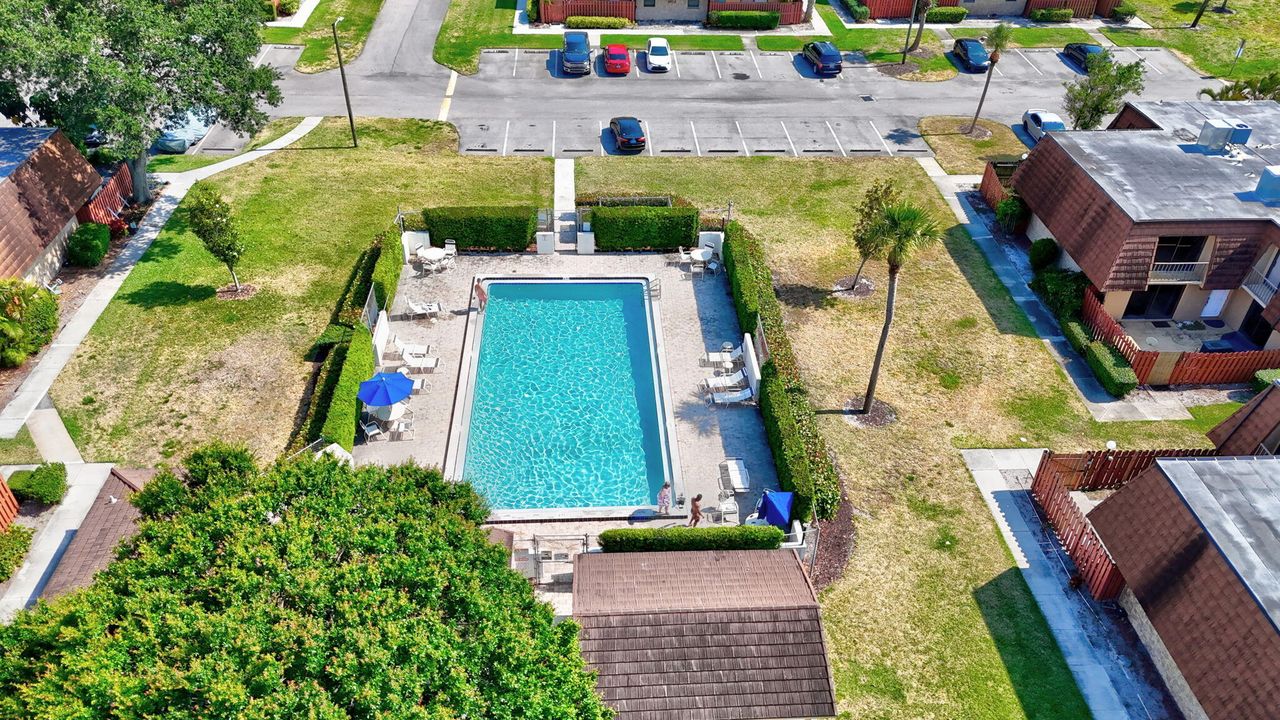 Active With Contract: $175,000 (2 beds, 1 baths, 1328 Square Feet)