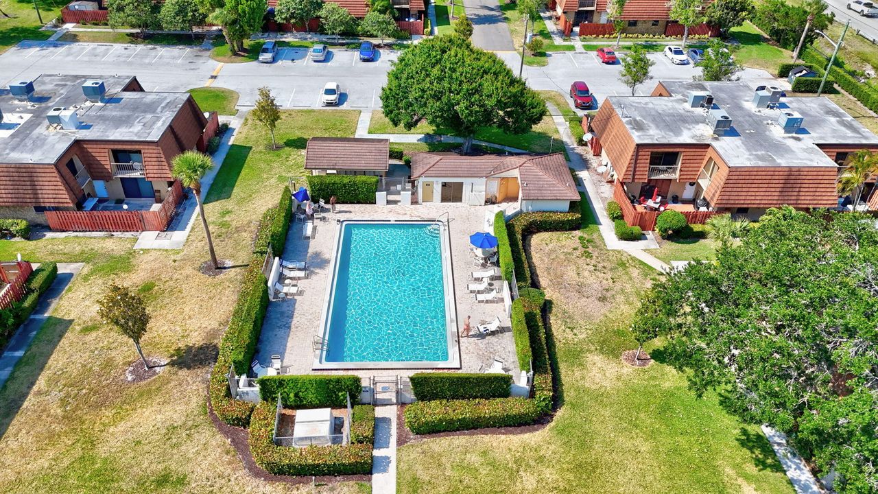 Active With Contract: $175,000 (2 beds, 1 baths, 1328 Square Feet)