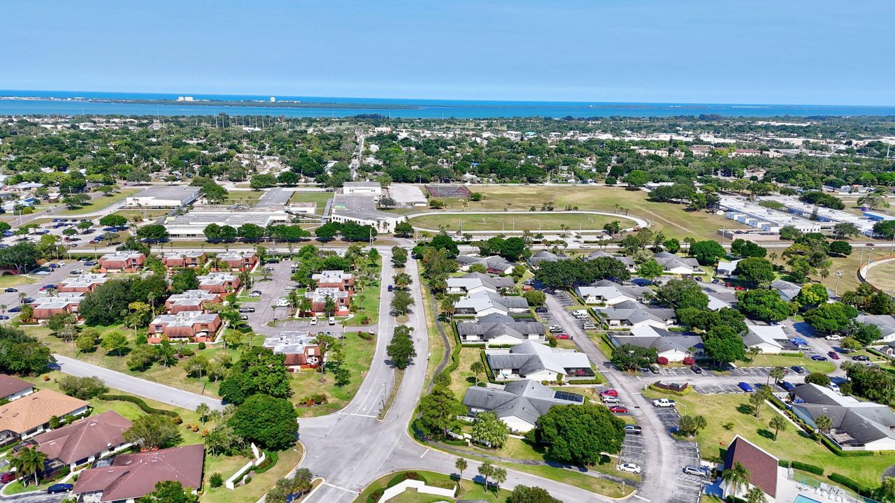 Active With Contract: $175,000 (2 beds, 1 baths, 1328 Square Feet)