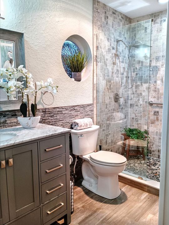 合同活跃: $1,082,000 (3 贝兹, 2 浴室, 1705 平方英尺)