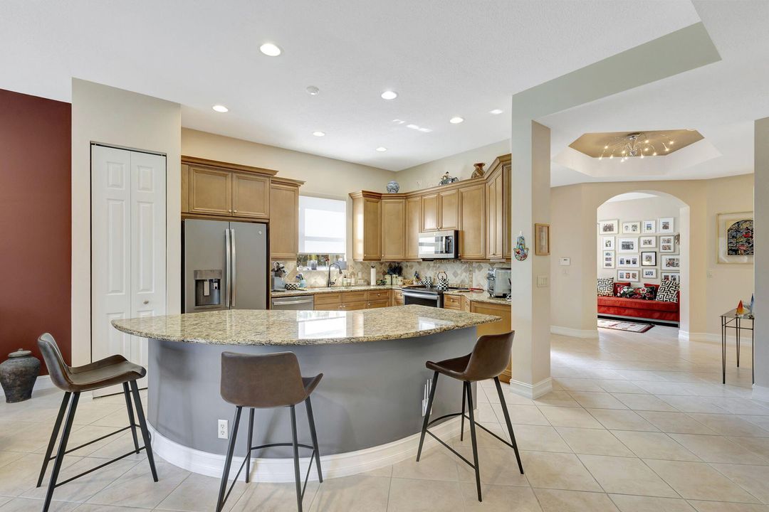 合同活跃: $509,000 (3 贝兹, 2 浴室, 1964 平方英尺)