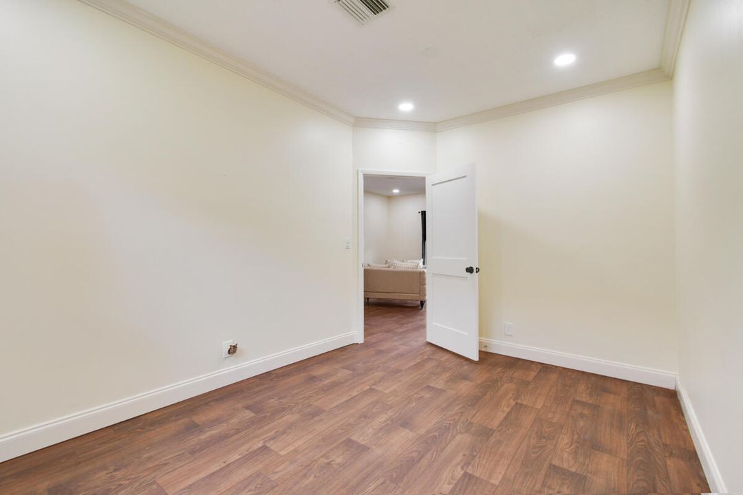 На продажу: $2,125 (0 спален, 0 ванн, 625 Квадратных фут)