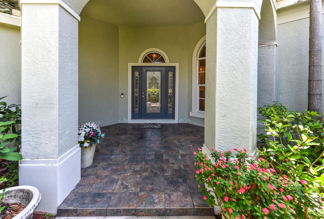 Activo con contrato: $1,100,000 (4 camas, 3 baños, 2878 Pies cuadrados)