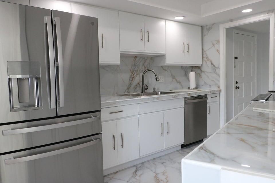 For Sale: $320,000 (2 beds, 2 baths, 1537 Square Feet)