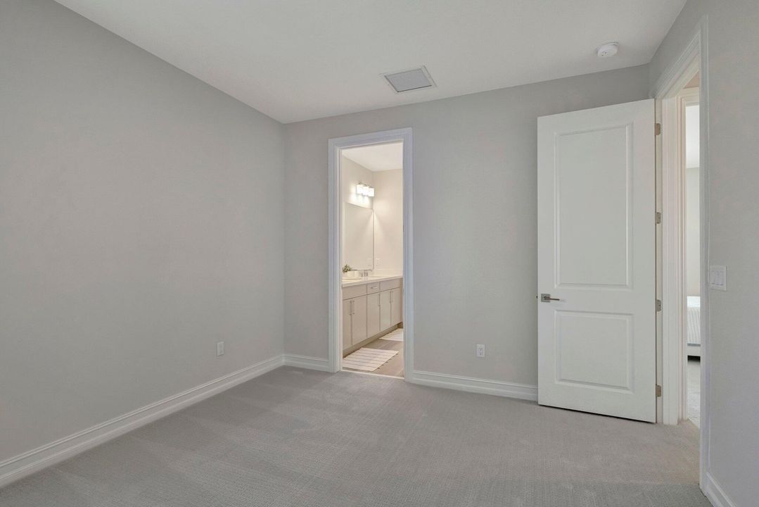 待售: $999,000 (4 贝兹, 3 浴室, 3621 平方英尺)