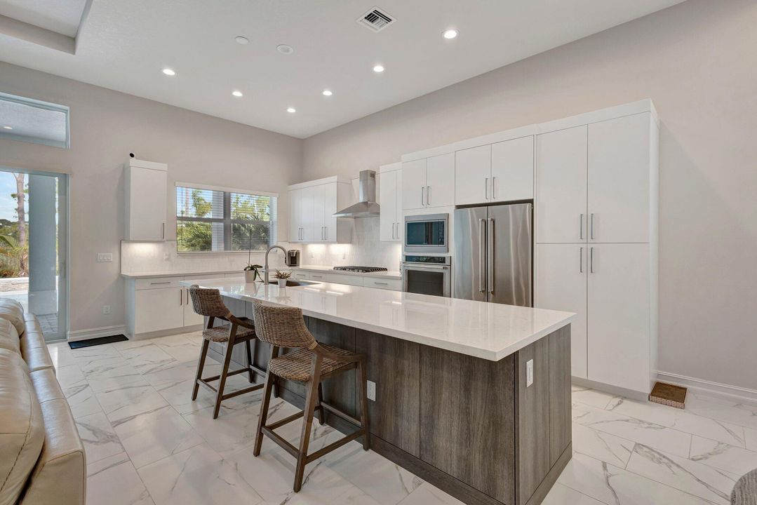 待售: $999,000 (4 贝兹, 3 浴室, 3621 平方英尺)