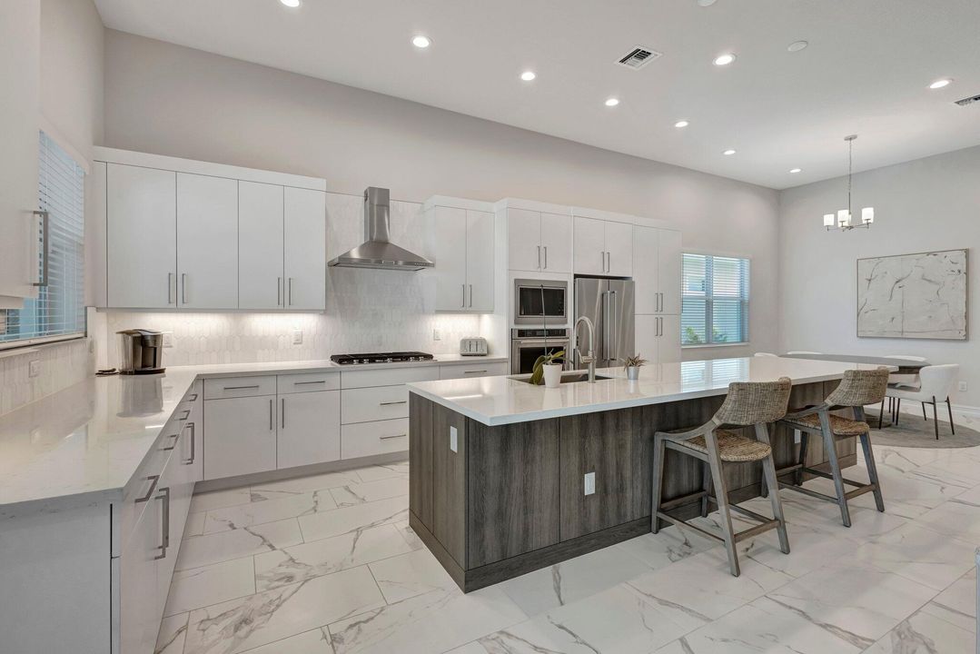 待售: $999,000 (4 贝兹, 3 浴室, 3621 平方英尺)