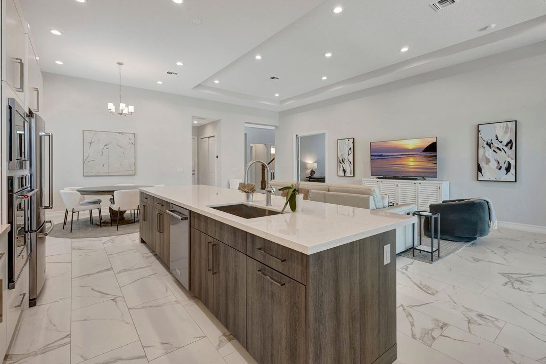 待售: $999,000 (4 贝兹, 3 浴室, 3621 平方英尺)