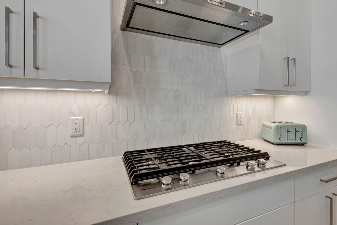 待售: $999,000 (4 贝兹, 3 浴室, 3621 平方英尺)