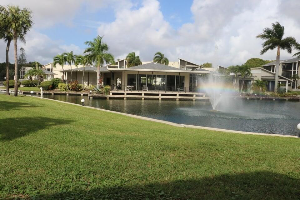 For Sale: $320,000 (2 beds, 2 baths, 1537 Square Feet)