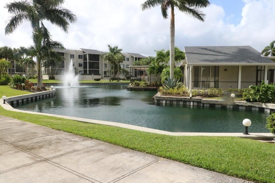 For Sale: $320,000 (2 beds, 2 baths, 1537 Square Feet)