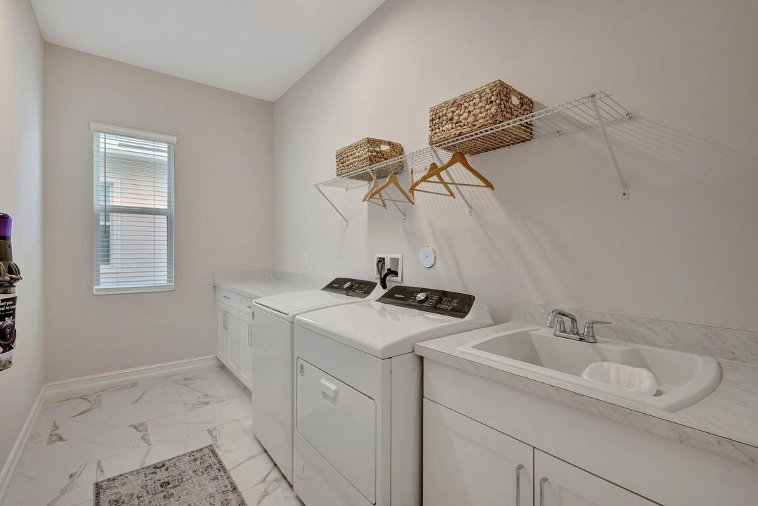 待售: $999,000 (4 贝兹, 3 浴室, 3621 平方英尺)