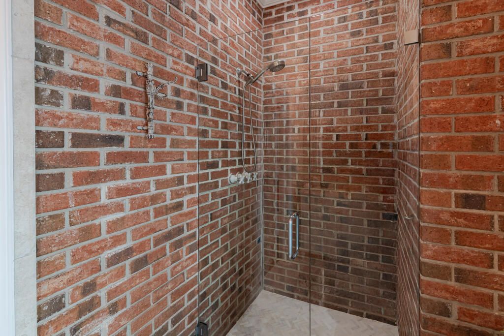 Activo con contrato: $1,475,000 (5 camas, 3 baños, 4364 Pies cuadrados)