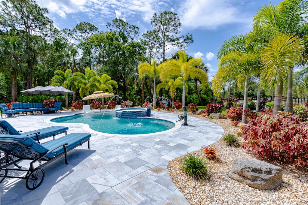 Activo con contrato: $1,475,000 (5 camas, 3 baños, 4364 Pies cuadrados)