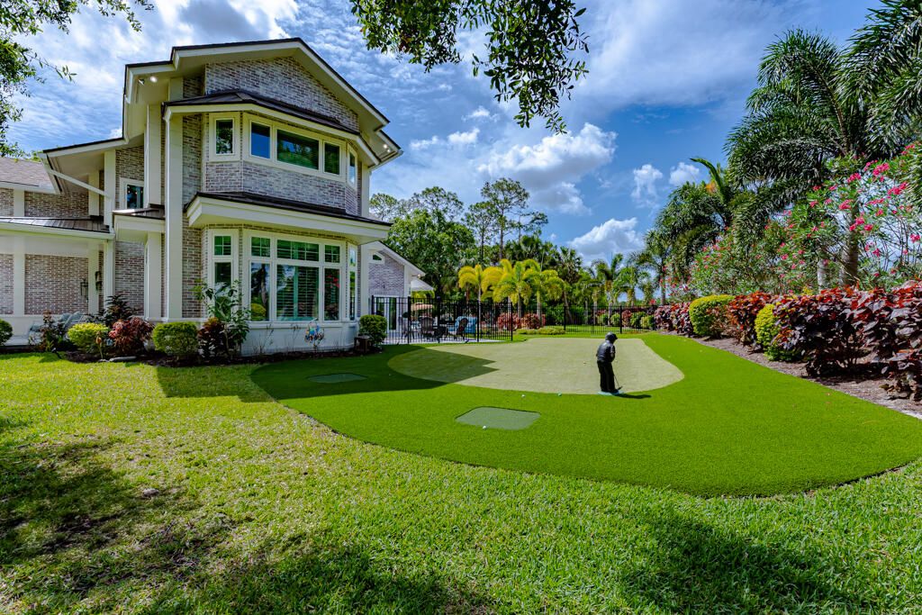 Activo con contrato: $1,475,000 (5 camas, 3 baños, 4364 Pies cuadrados)