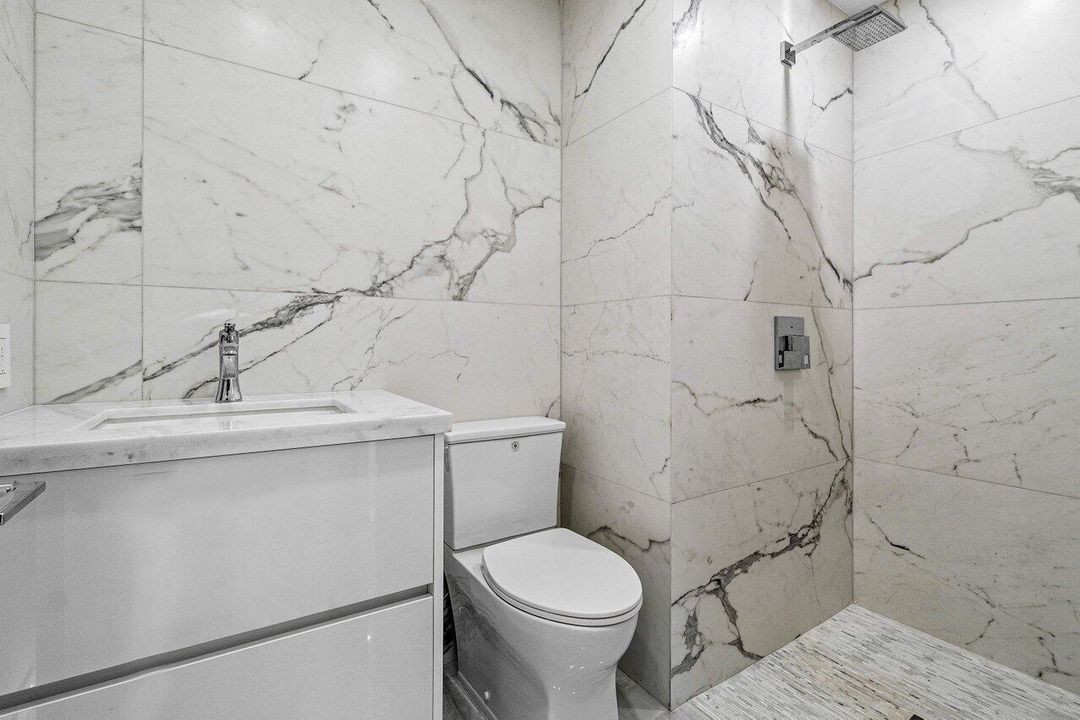 待售: $2,195,000 (5 贝兹, 4 浴室, 2472 平方英尺)