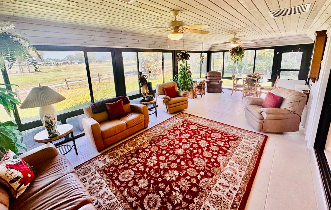 Под контрактом: $460,000 (2 спален, 2 ванн, 2105 Квадратных фут)