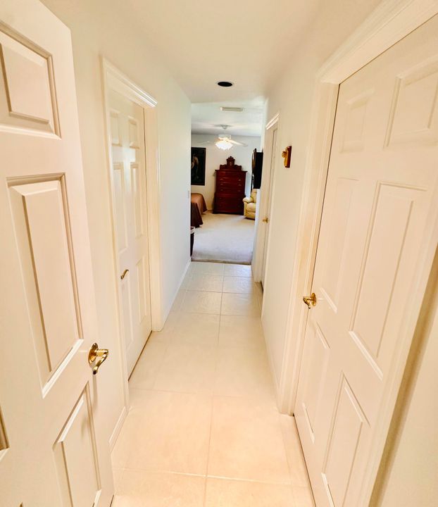 Под контрактом: $460,000 (2 спален, 2 ванн, 2105 Квадратных фут)