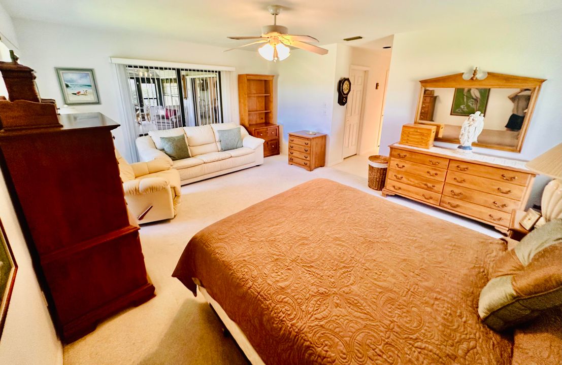 Под контрактом: $460,000 (2 спален, 2 ванн, 2105 Квадратных фут)