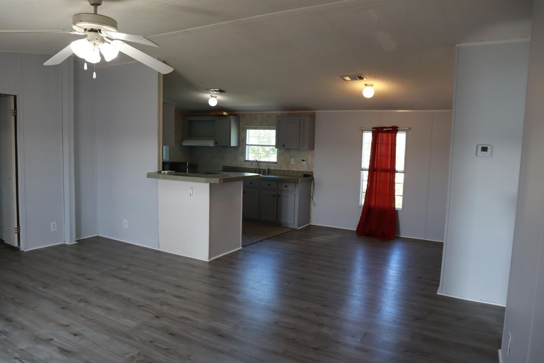 En Venta: $180,000 (3 camas, 2 baños, 1200 Pies cuadrados)