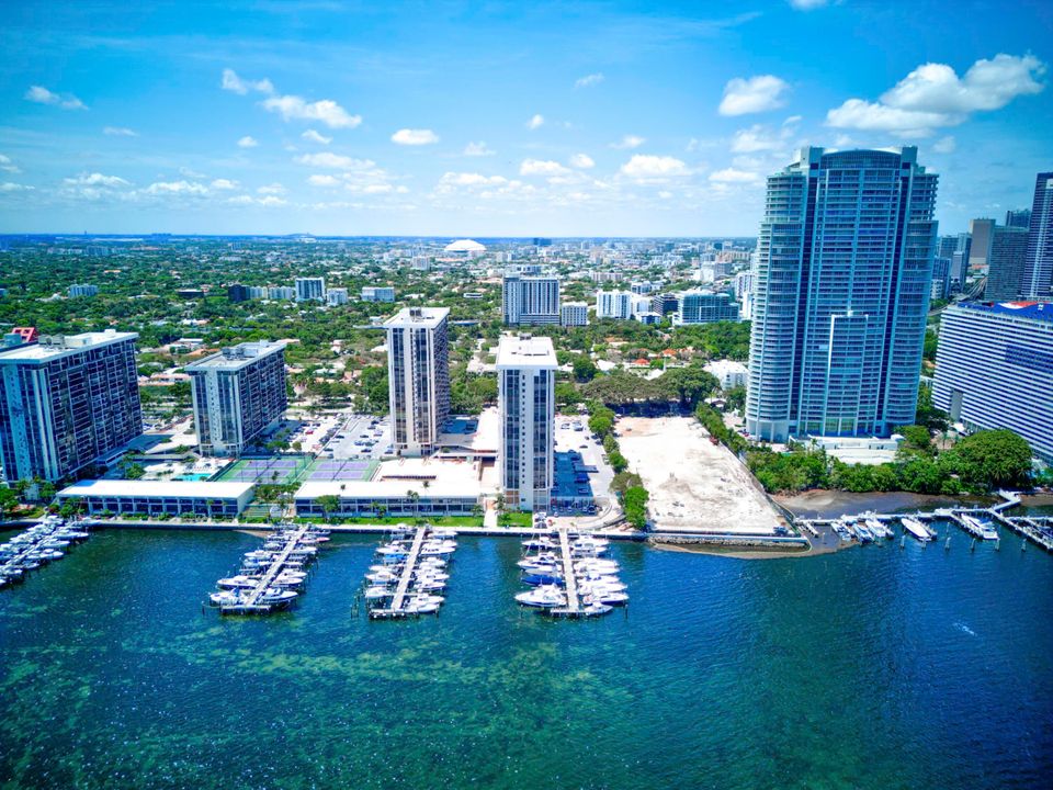 На продажу: $599,000 (2 спален, 2 ванн, 1362 Квадратных фут)