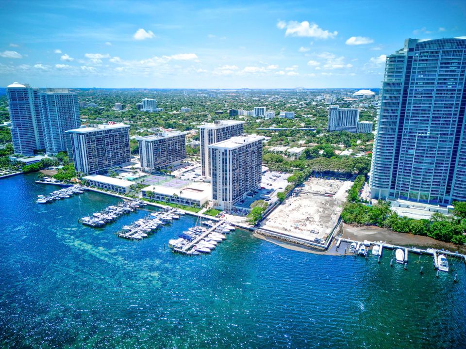 На продажу: $599,000 (2 спален, 2 ванн, 1362 Квадратных фут)