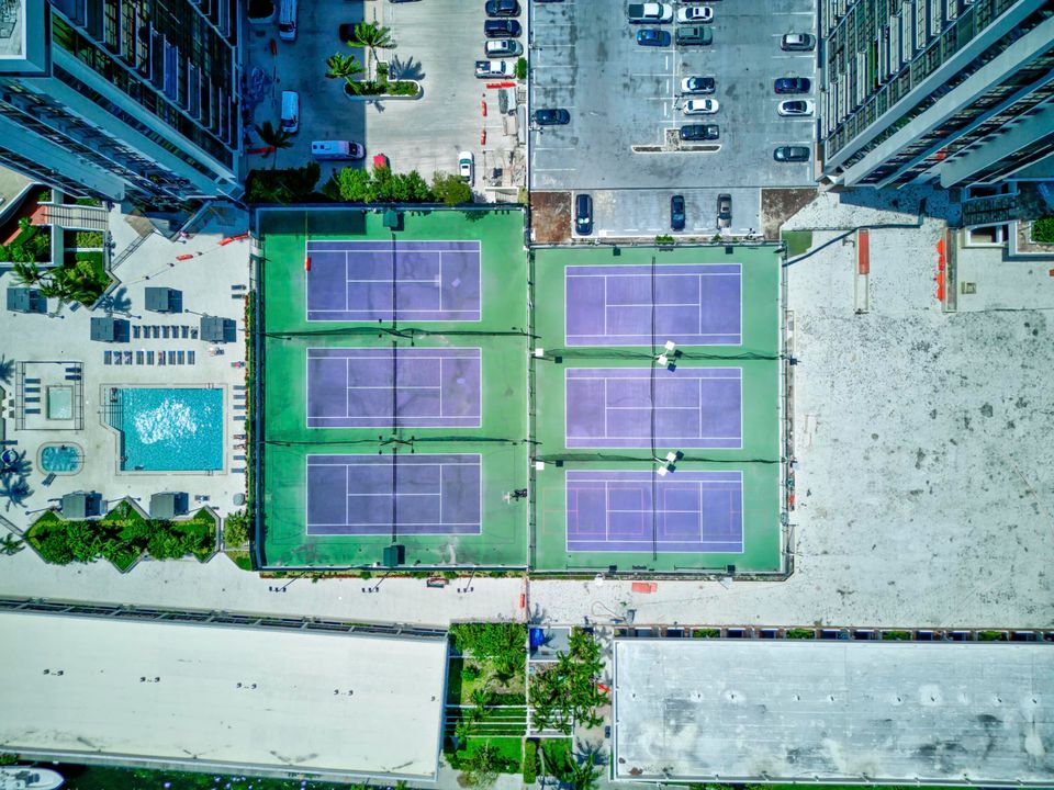 На продажу: $599,000 (2 спален, 2 ванн, 1362 Квадратных фут)