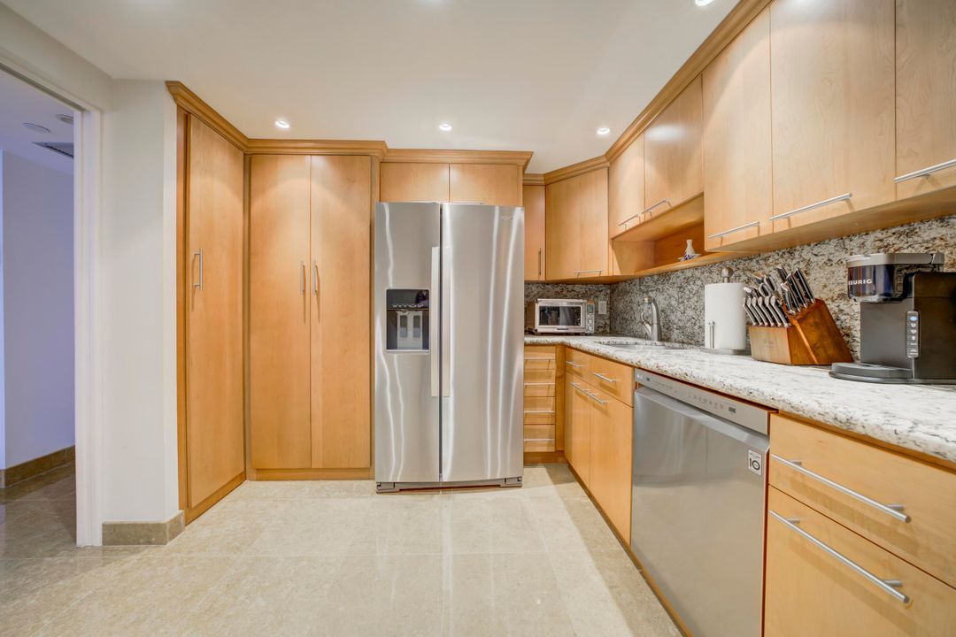 На продажу: $599,000 (2 спален, 2 ванн, 1362 Квадратных фут)