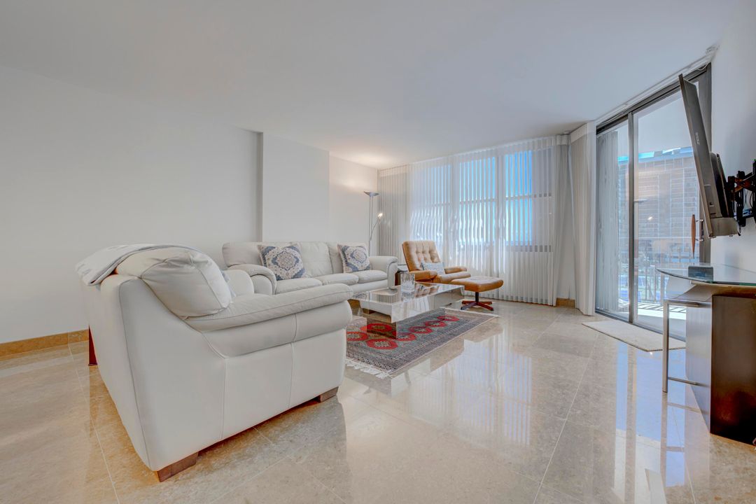 На продажу: $599,000 (2 спален, 2 ванн, 1362 Квадратных фут)