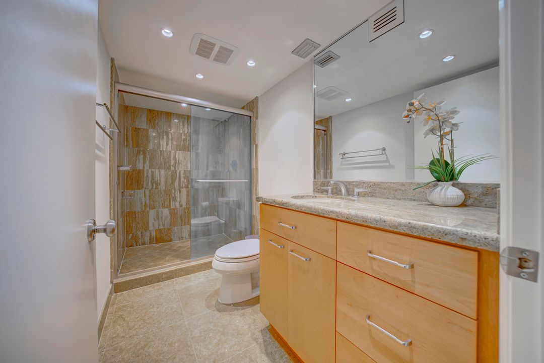 На продажу: $599,000 (2 спален, 2 ванн, 1362 Квадратных фут)