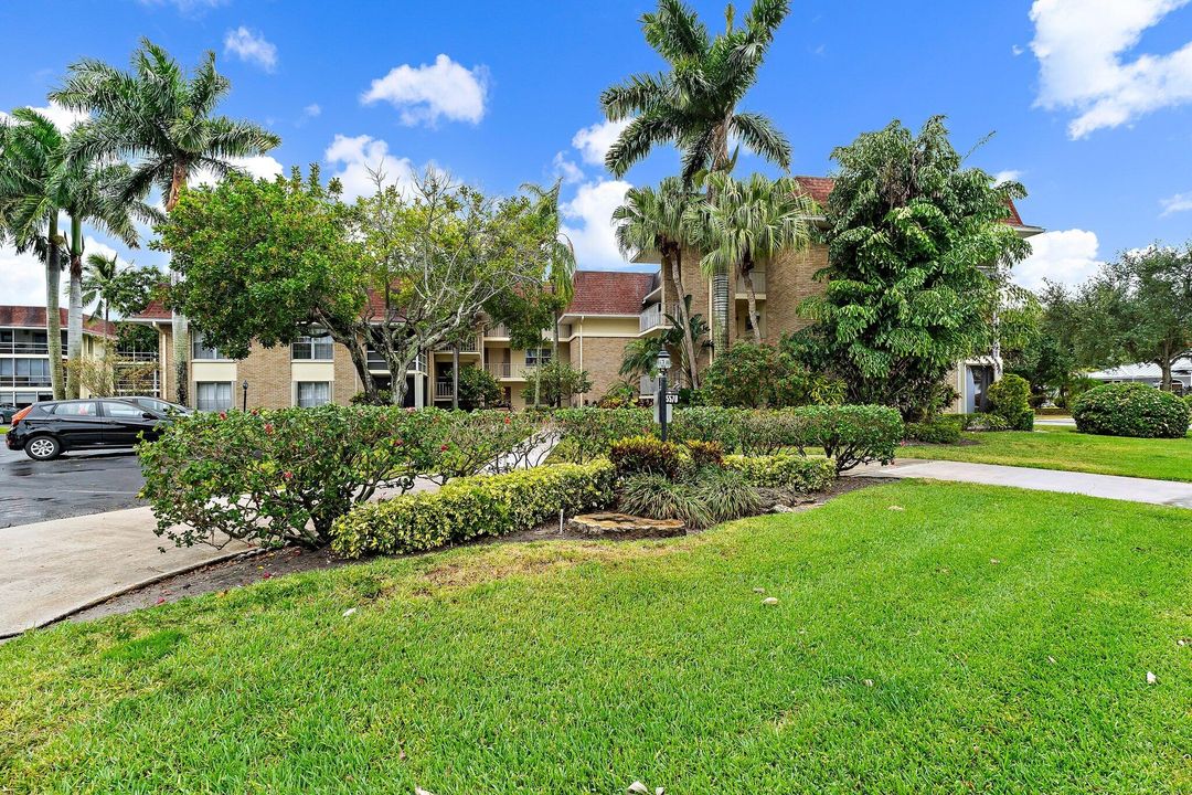 待售: $220,000 (2 贝兹, 2 浴室, 1162 平方英尺)