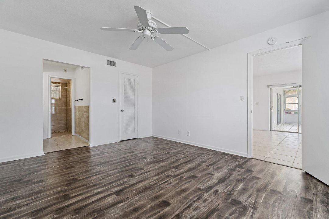 待售: $220,000 (2 贝兹, 2 浴室, 1162 平方英尺)