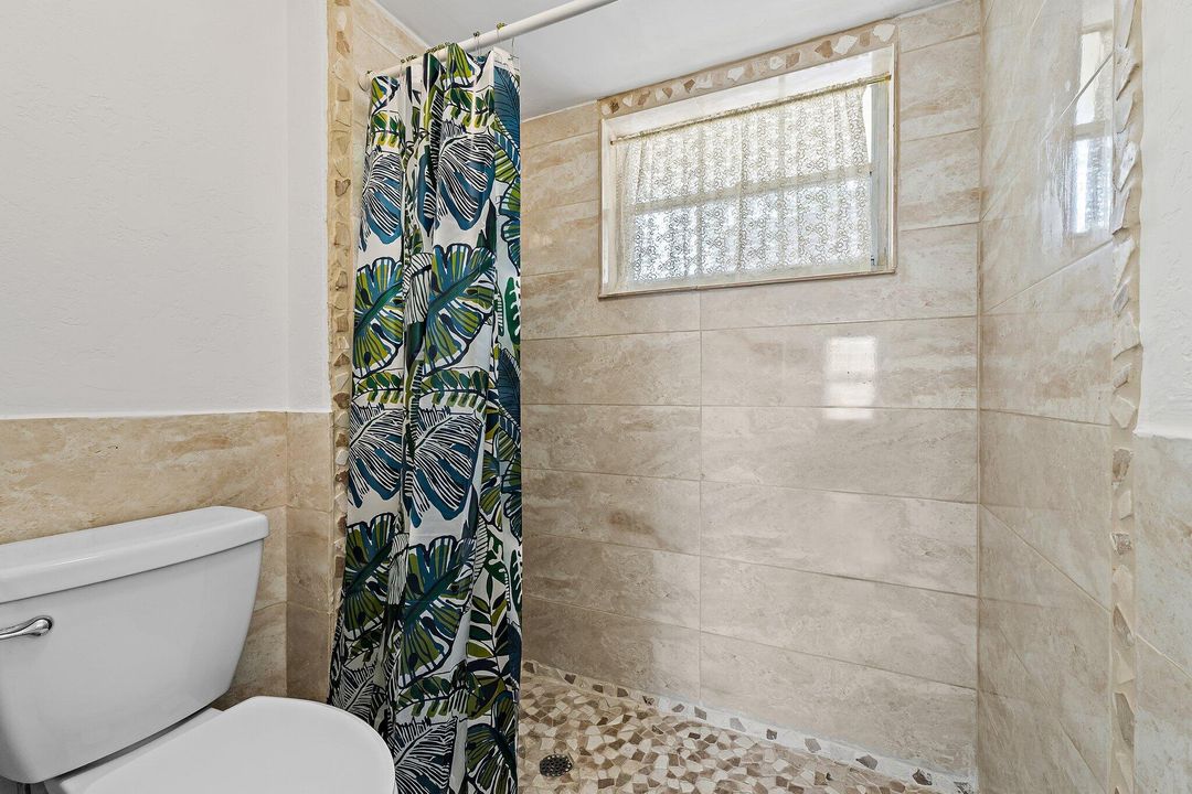 待售: $220,000 (2 贝兹, 2 浴室, 1162 平方英尺)