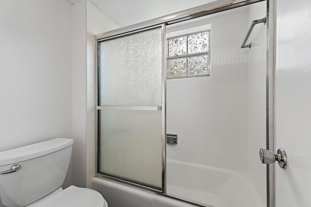 待售: $220,000 (2 贝兹, 2 浴室, 1162 平方英尺)