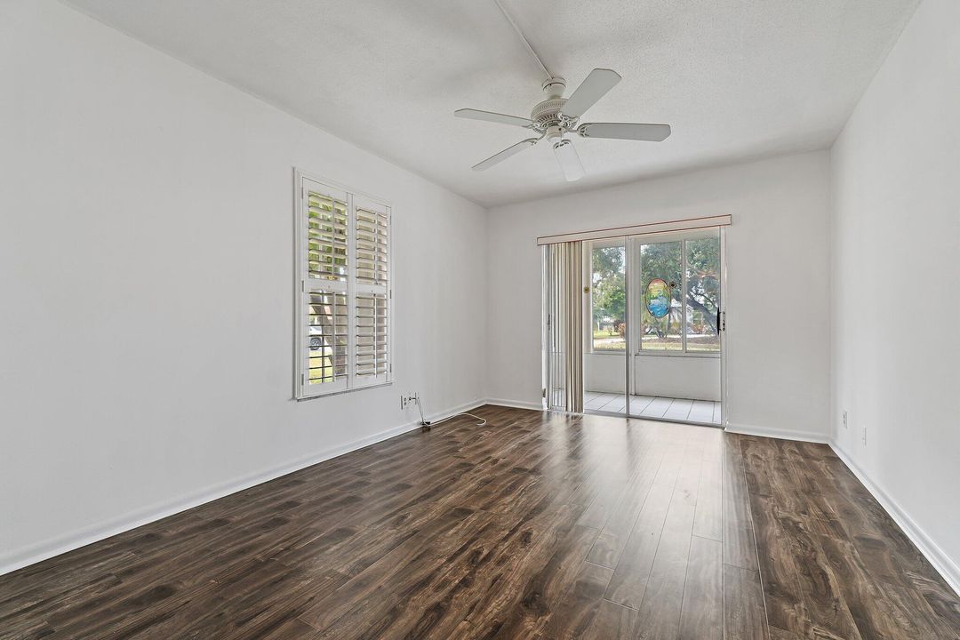 待售: $220,000 (2 贝兹, 2 浴室, 1162 平方英尺)