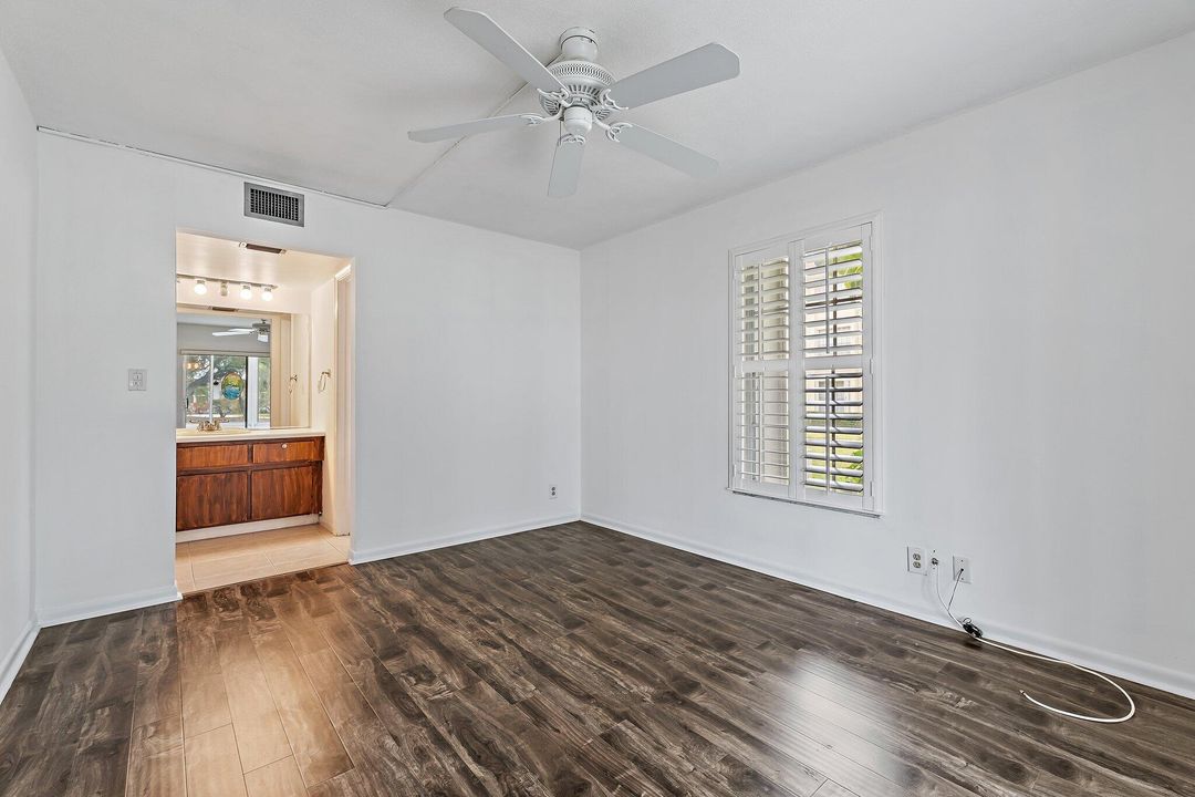 待售: $220,000 (2 贝兹, 2 浴室, 1162 平方英尺)