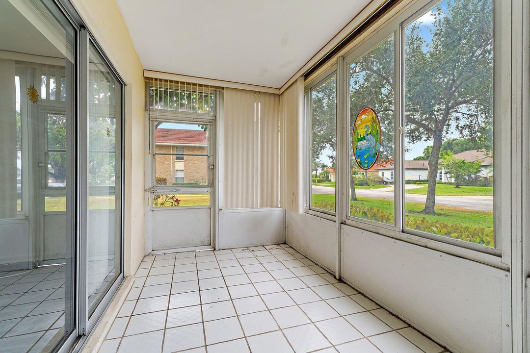 待售: $220,000 (2 贝兹, 2 浴室, 1162 平方英尺)