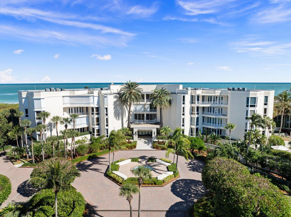 Recently Sold: $2,997,000 (3 beds, 3 baths, 2625 Square Feet)