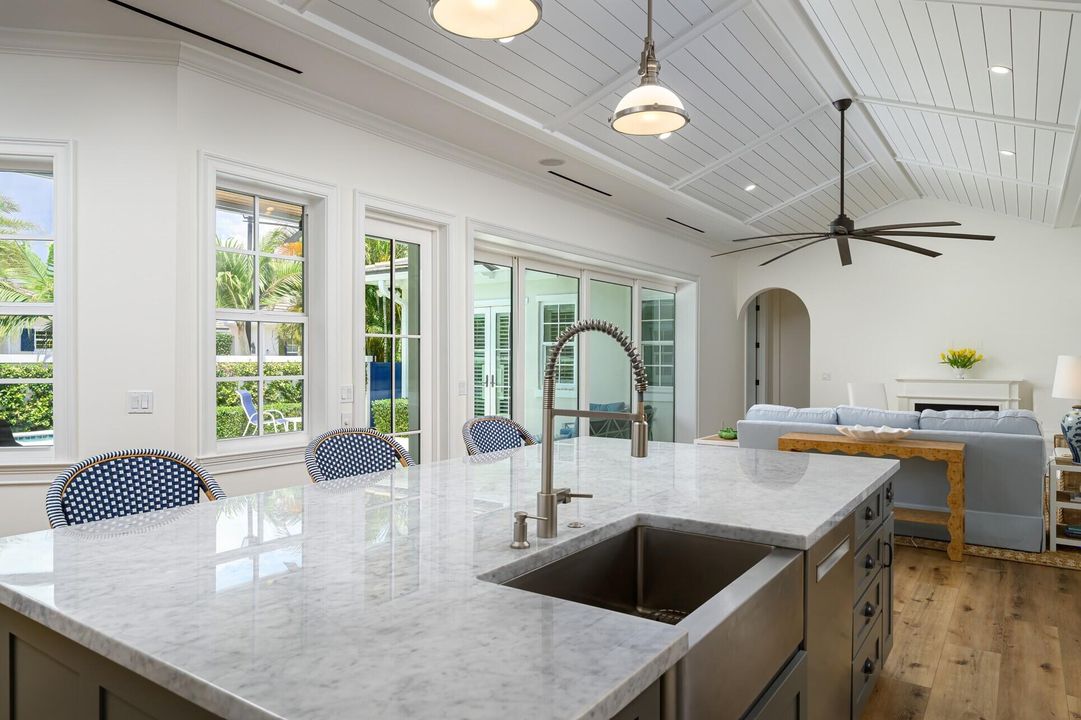 На продажу: $1,800,000 (3 спален, 3 ванн, 2647 Квадратных фут)