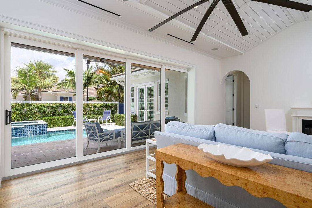 На продажу: $1,800,000 (3 спален, 3 ванн, 2647 Квадратных фут)