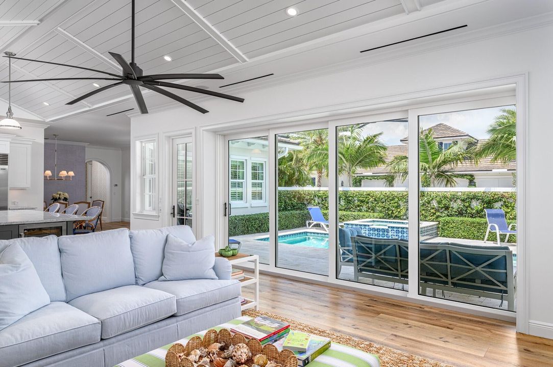 На продажу: $1,800,000 (3 спален, 3 ванн, 2647 Квадратных фут)