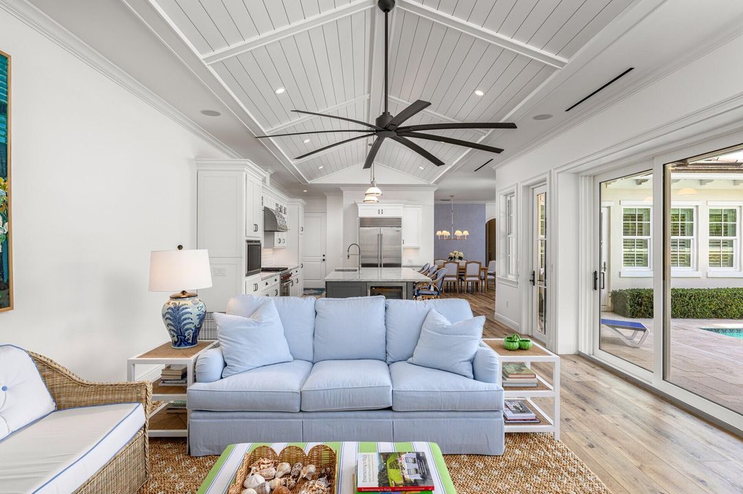 На продажу: $1,800,000 (3 спален, 3 ванн, 2647 Квадратных фут)