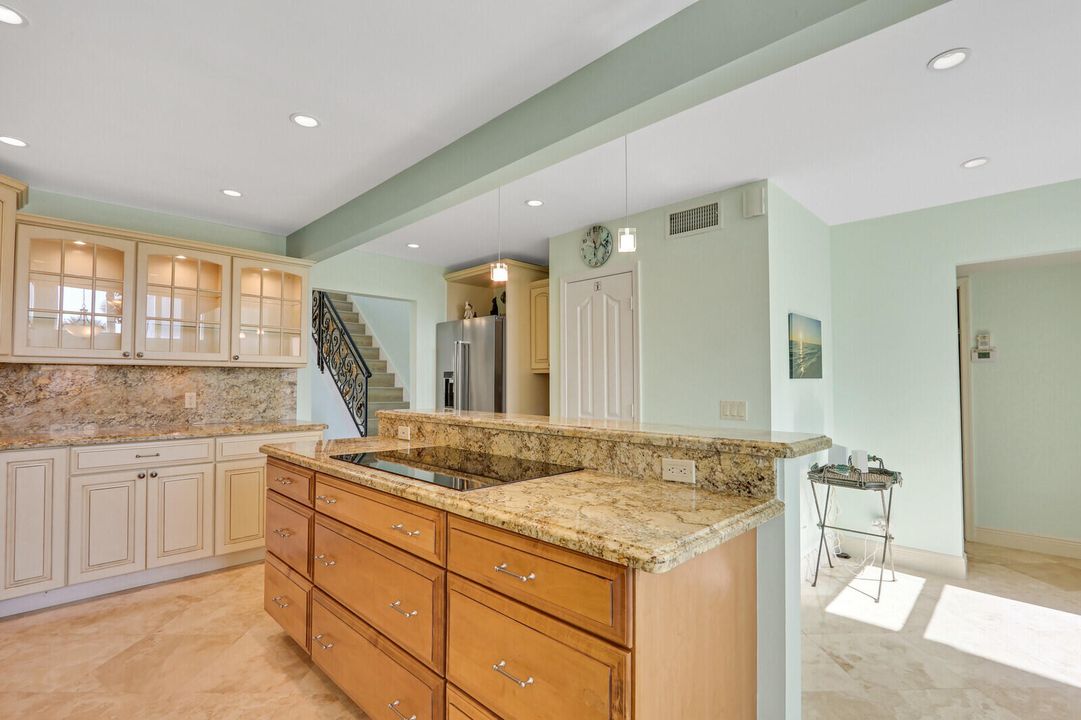 For Rent: $4,000 (2 beds, 2 baths, 1825 Square Feet)